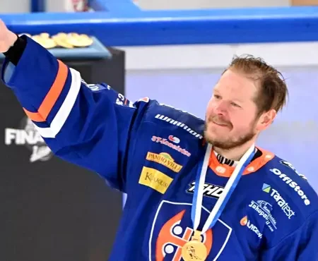 Petri Kontiola, 39, kertoi avoimesti kohtaamistaan haasteista mestaruuskautensa aikana.