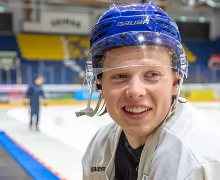 Jymypaukku! 17-vuotias super­lupaus mukana Leijonien MM-leirityksessä