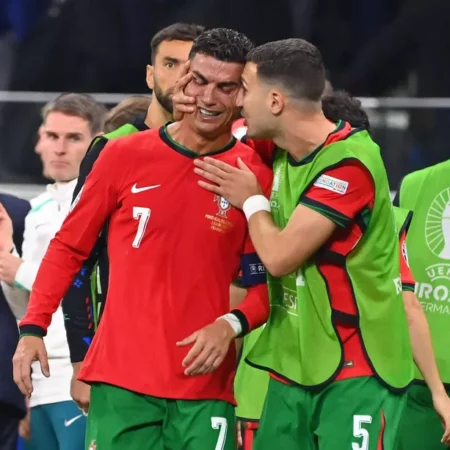 Cristiano Ronaldo itki kesken ottelun – Nyt tuli täystyrmäys