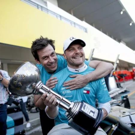 F1-Kuljettajakaruselli Sekaisin – Onko Mersulla Vielä Ässä Hihassa?